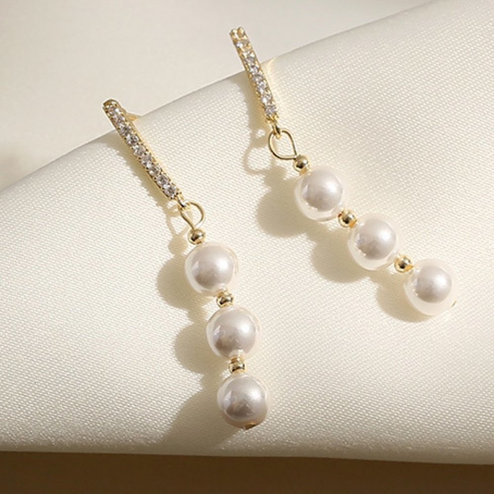 +NEW 18K Gold Diamond Pearl Drop Earrings